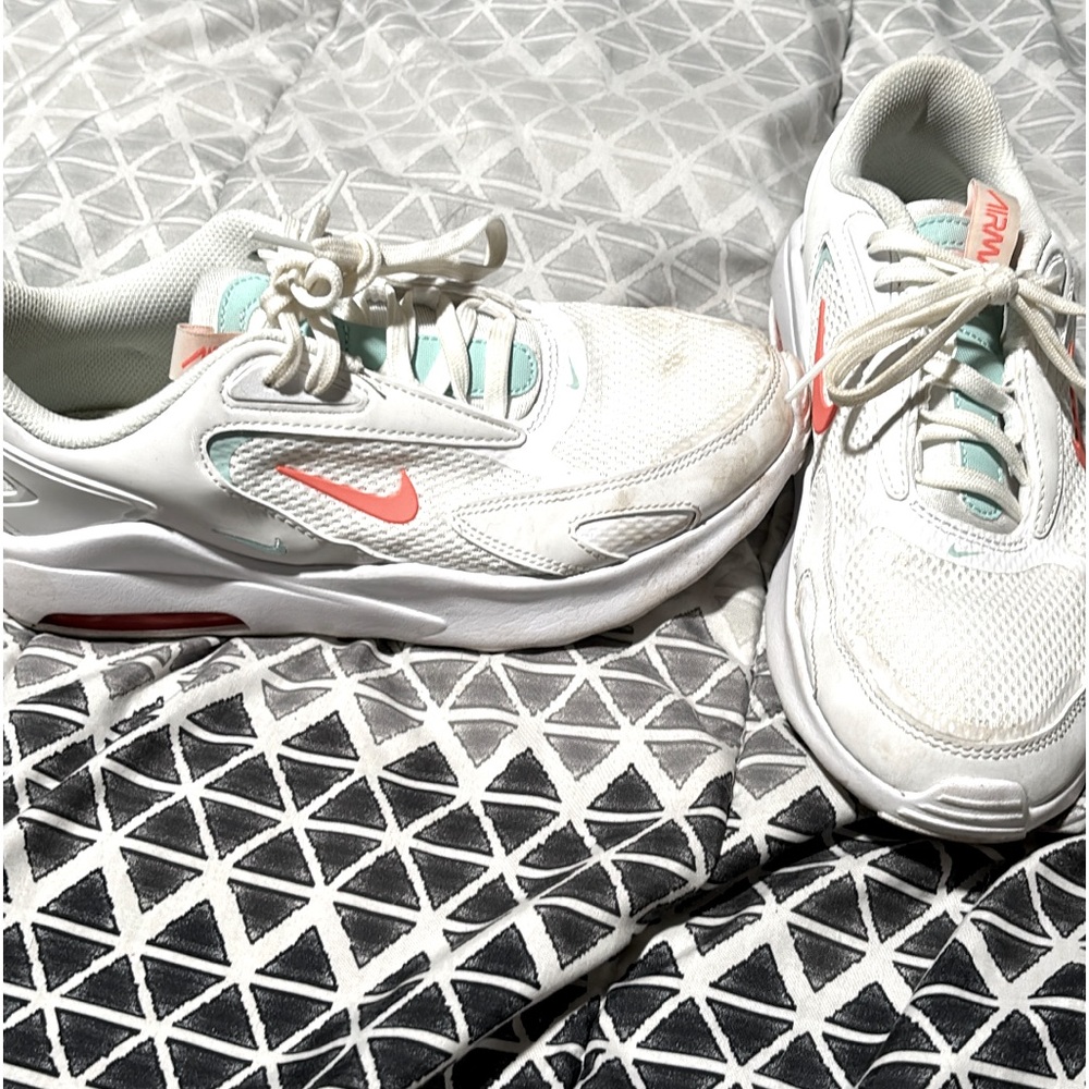 nike air max women’s size 7.5